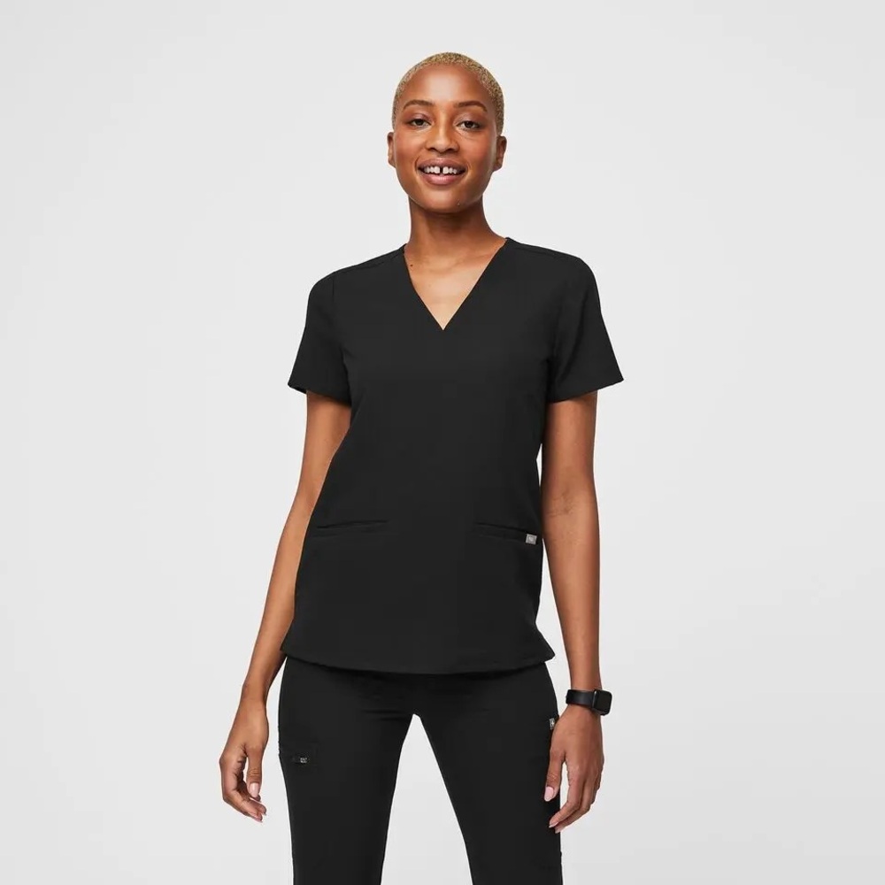 Figs Casma Three Pocket Scrub Top Black